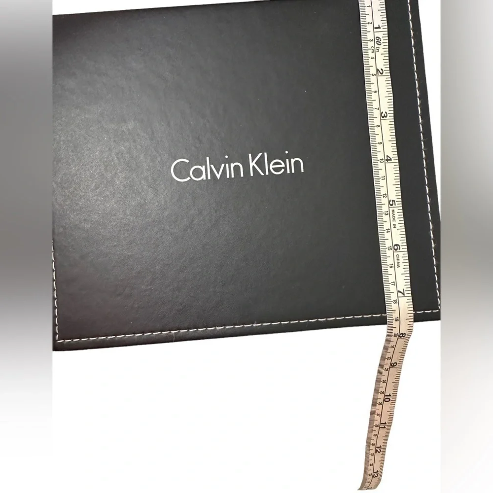 Calvin Klein Wine Social Gift Set.
